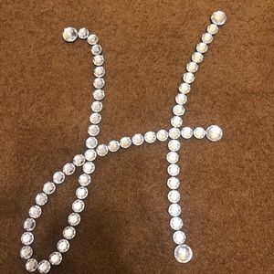 Jewel H decor